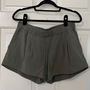 Lululemon Stroll at Sundown Short